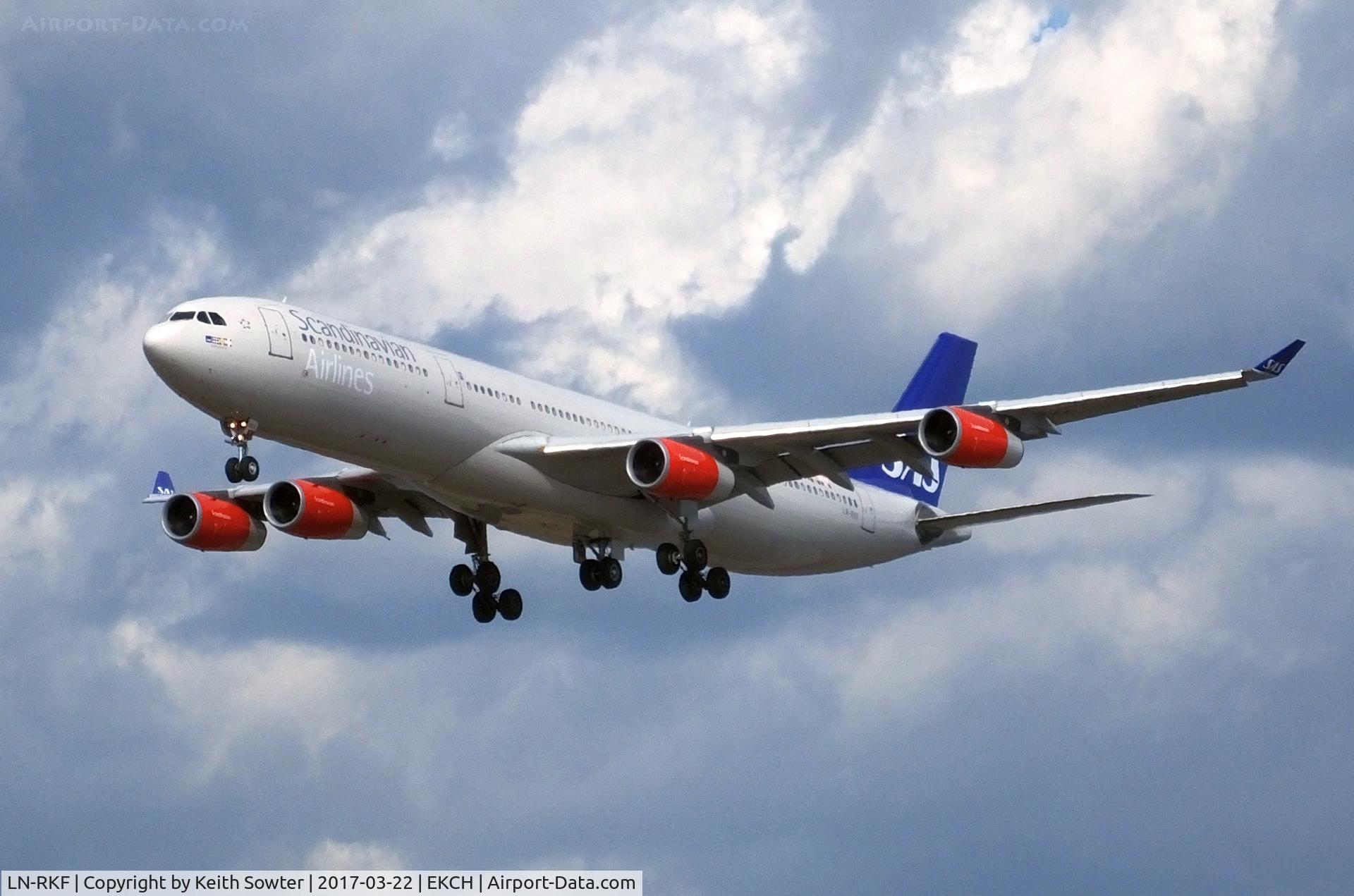 LN-RKF, 2001 Airbus A340-313X C/N 413, Short finals to land at Copenhagen