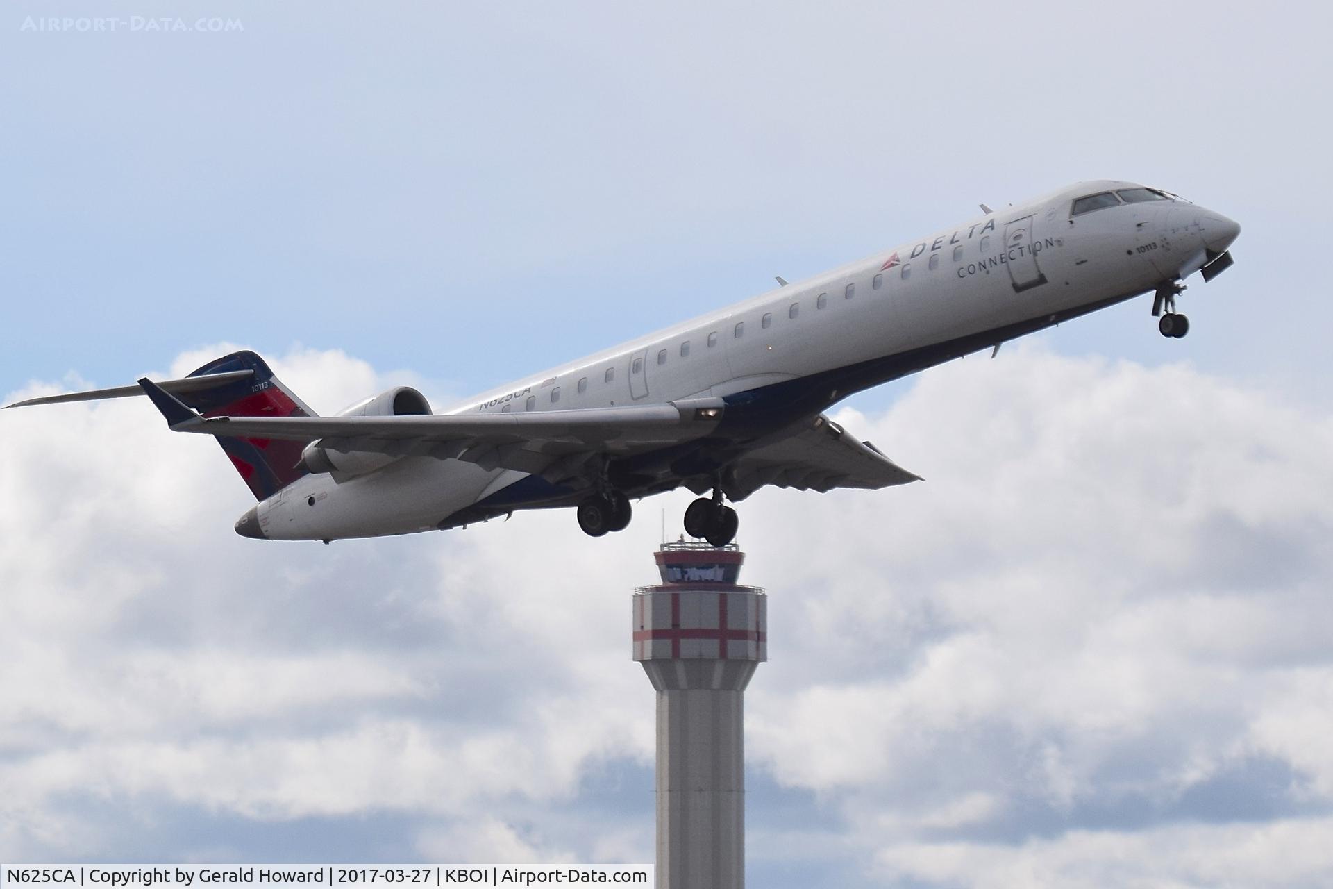 N625CA, 2003 Bombardier CRJ-700 (CL-600-2C10) Regional Jet C/N 10113, Take off from RWY 28R.