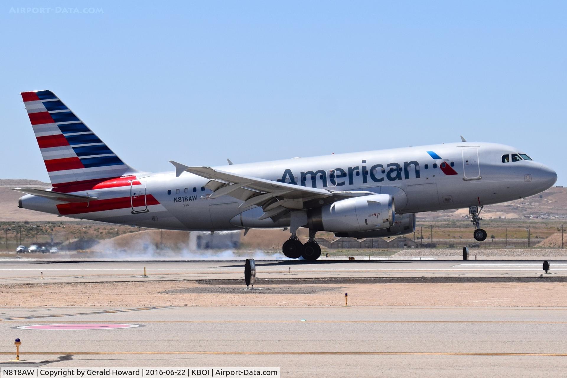 N818AW, 2000 Airbus A319-132 C/N 1375, Landing RWY 28R.