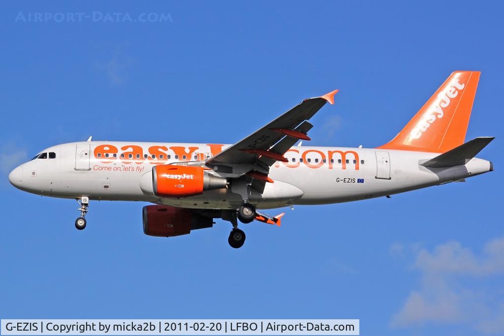 G-EZIS, 2005 Airbus A319-111 C/N 2528, Landing