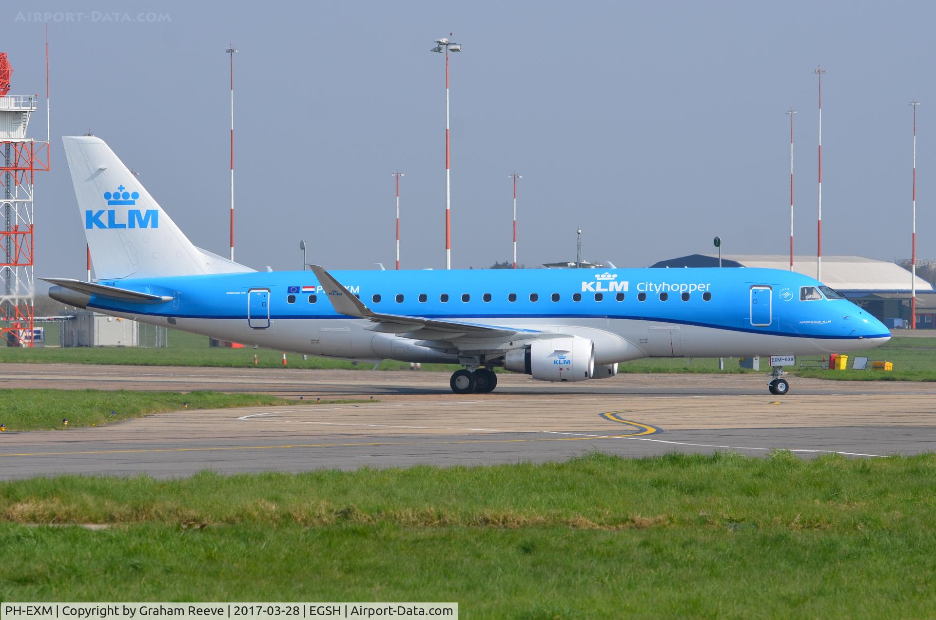 PH-EXM, 2017 Embraer 175STD (ERJ-170-200) C/N 17000639, Just landed.