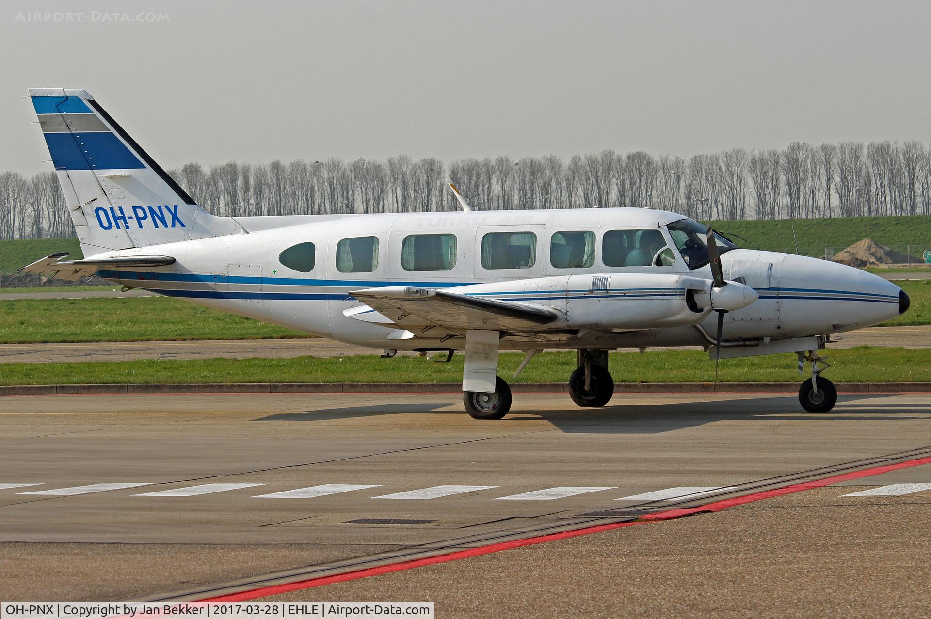 OH-PNX, Piper PA-31-350 Chieftain C/N 31-8052040, Lelystad Airport