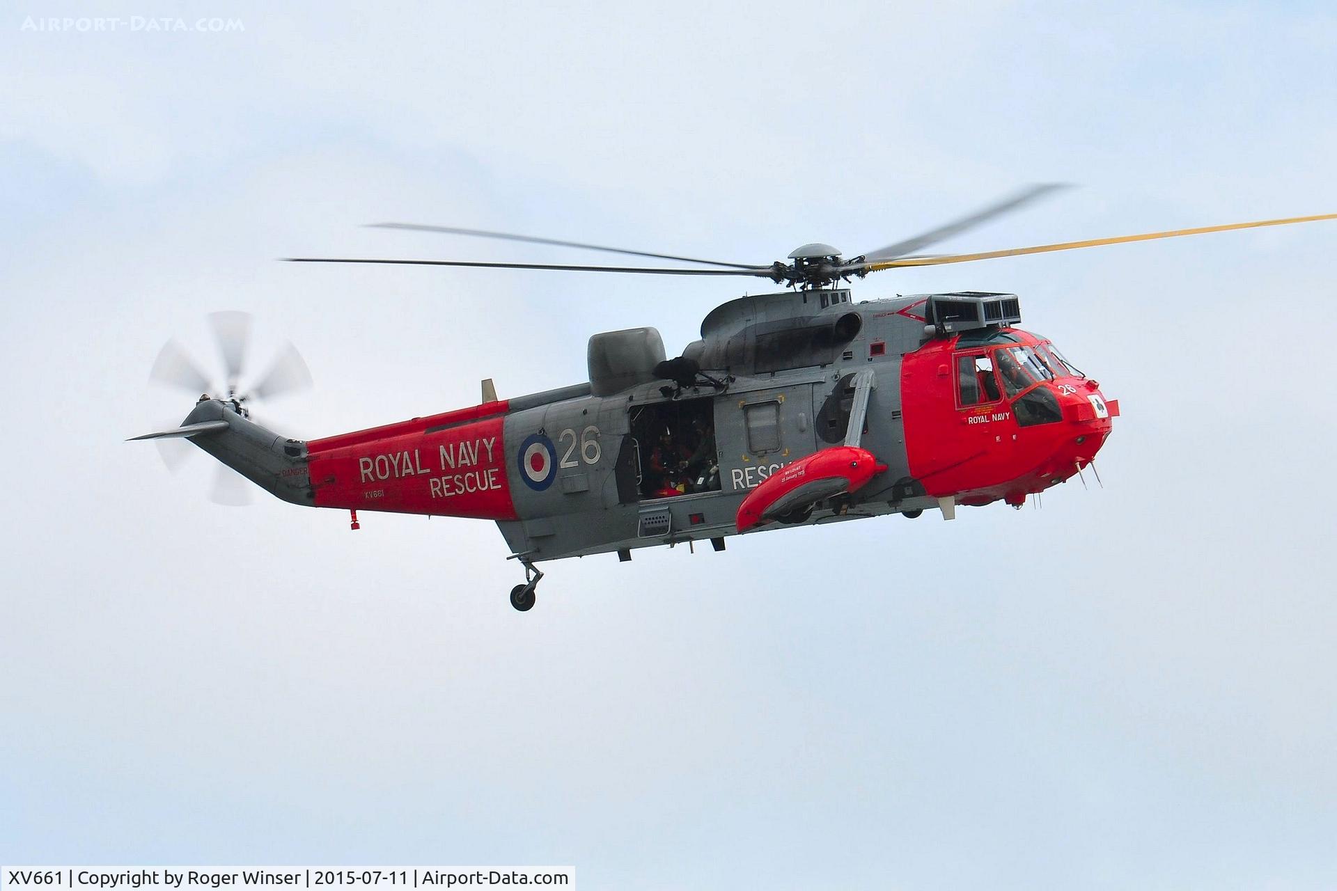XV661, 1970 Westland Sea King HU.5 C/N WA649, Off airport. Royal Navy SAR helicopter modex (8)26/CU) of 771 NAS in an exercise with the RNLI held in Swansea Bay
during the Wales National Airshow.