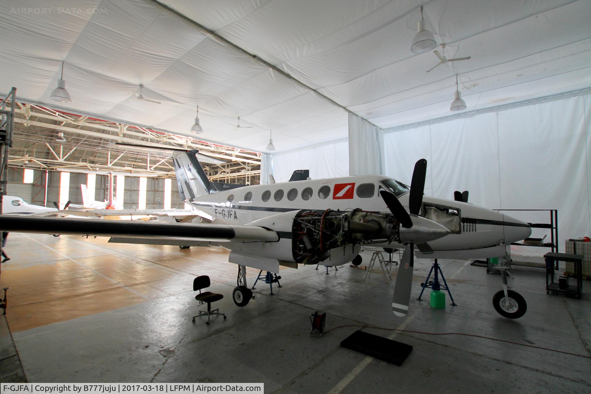 F-GJFA, 1987 Beech B200 King Air C/N BB-1270, new at Aéro Sotravia