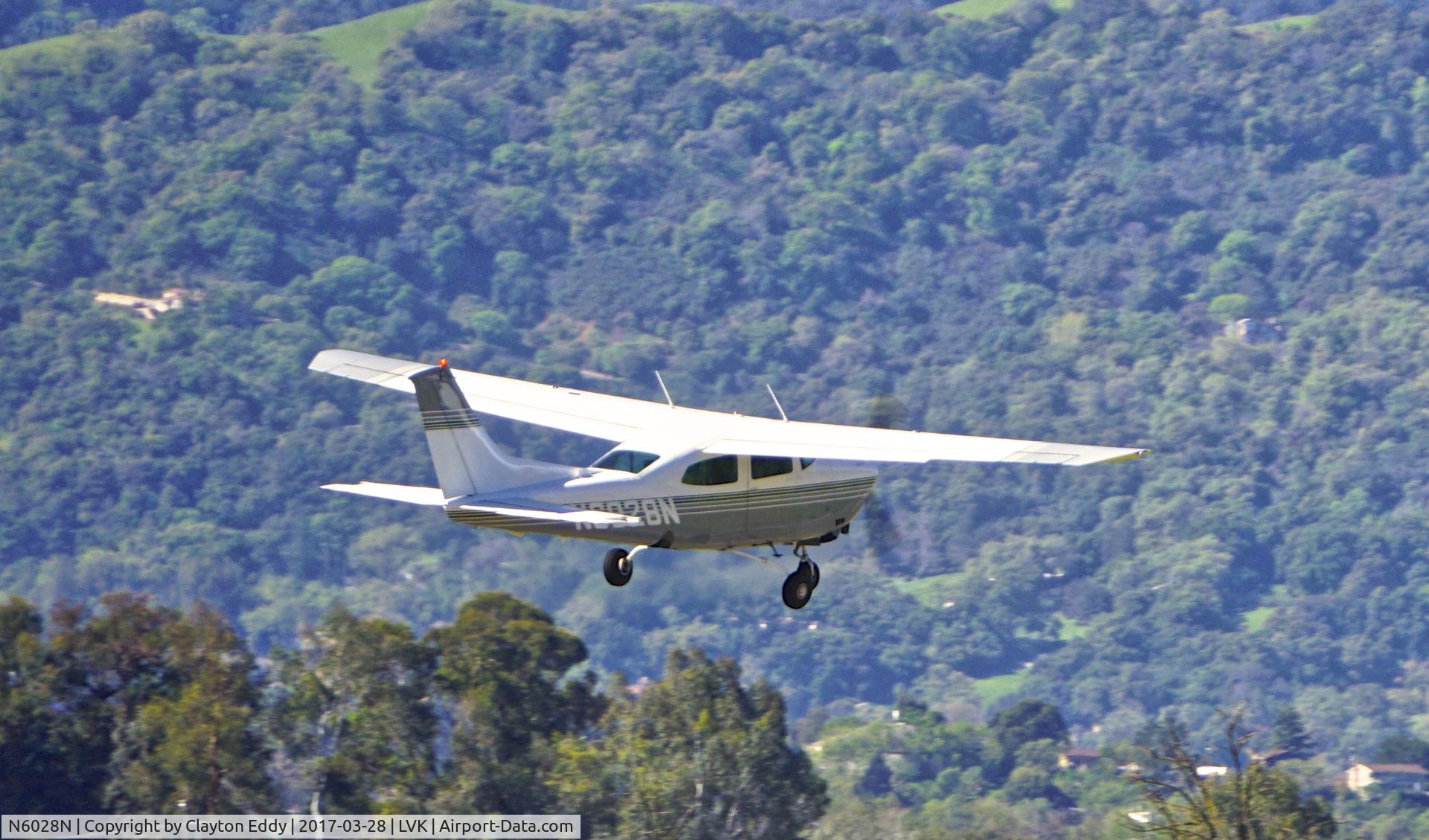 N6028N, 1978 Cessna T210M Turbo Centurion C/N 21062896, Livermore Airport California 2017.