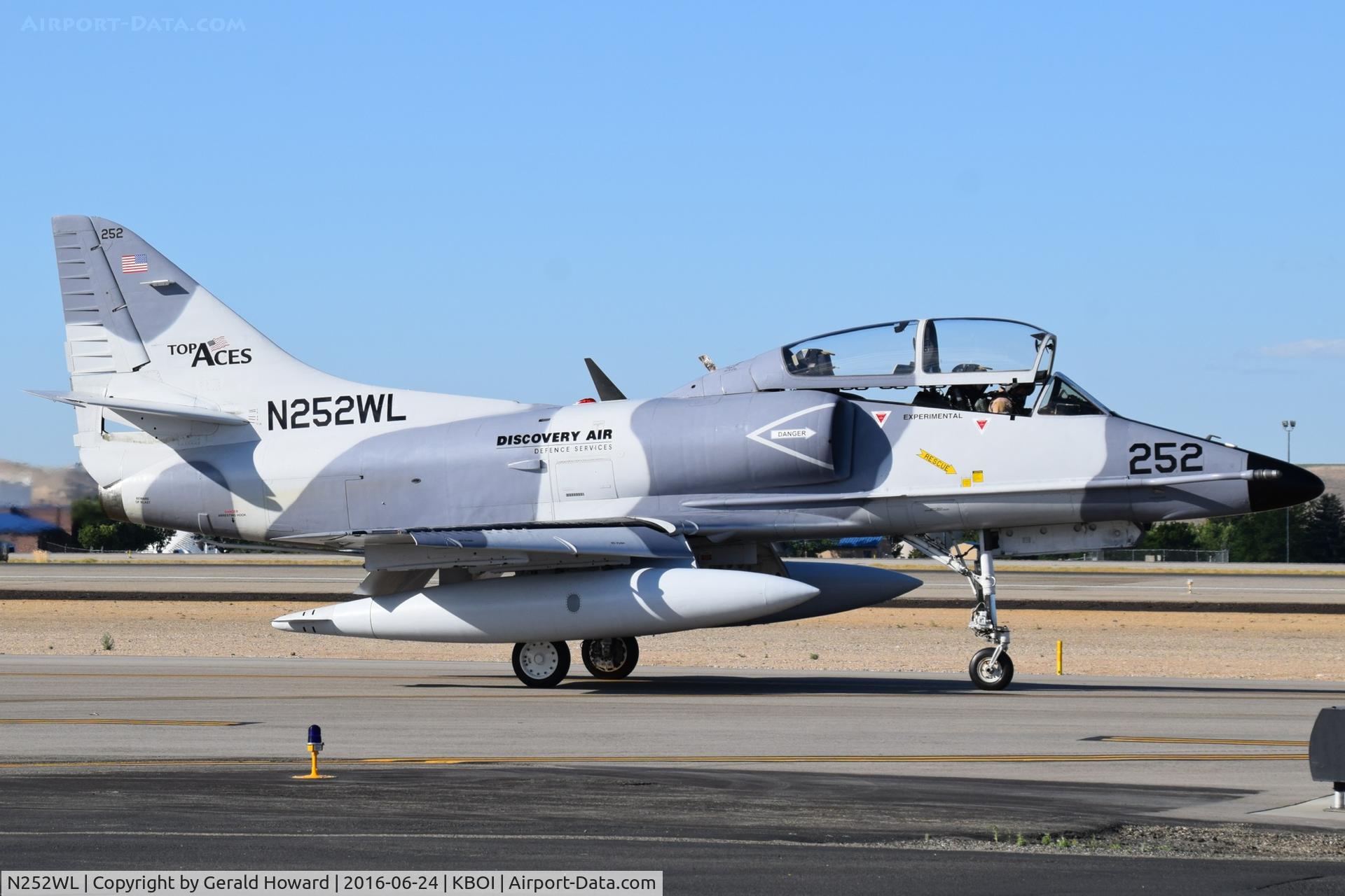 N252WL, 1966 Douglas TA-4J Skyhawk C/N 13610, Taxiing on Alpha.