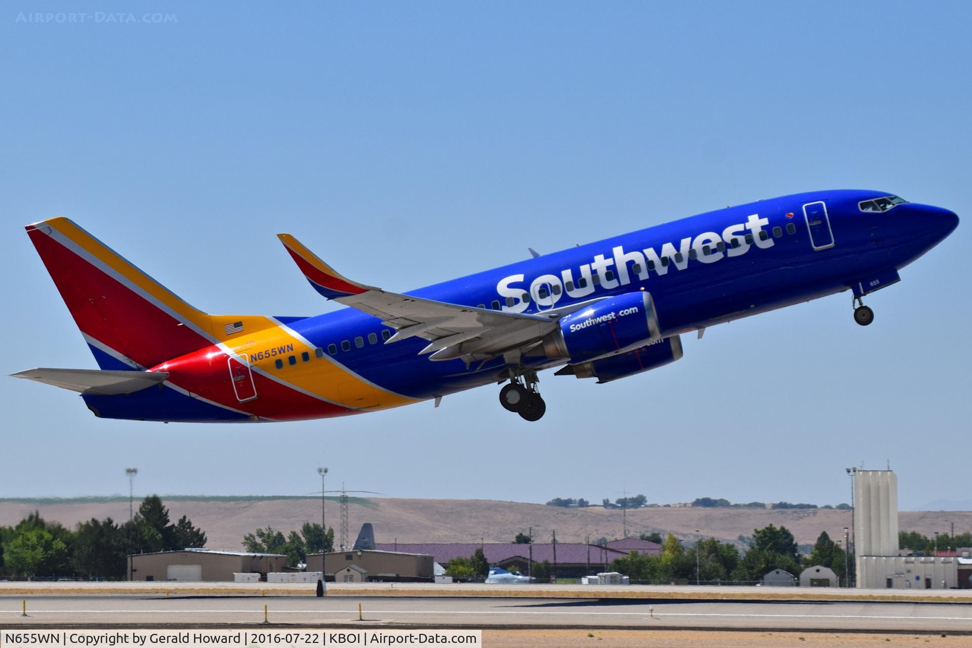 N655WN, 1997 Boeing 737-3H4 C/N 28400, Departing RWY 28R.