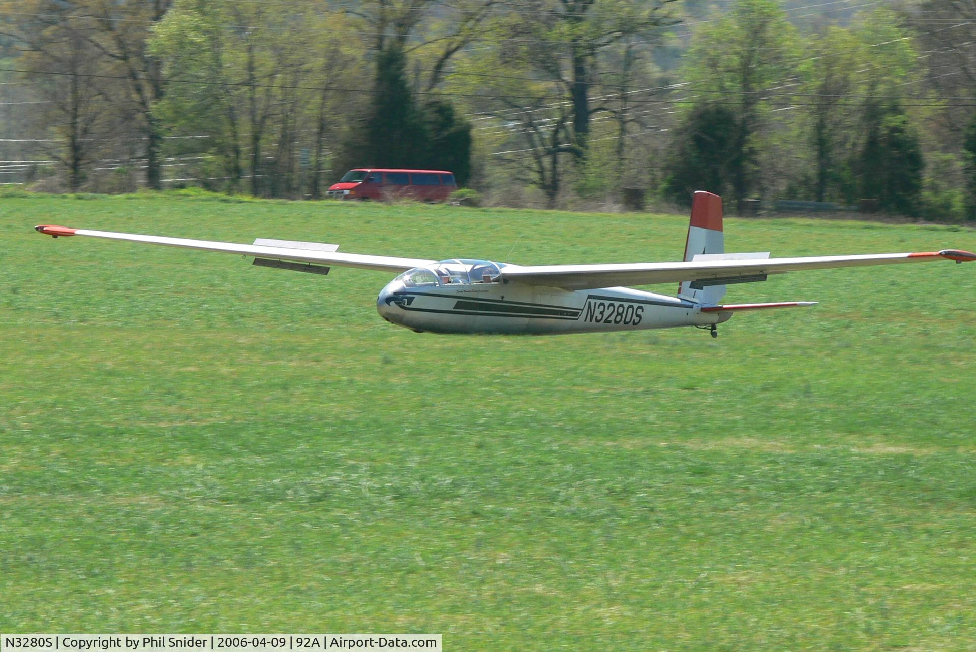 N3280S, 1973 Let L-13 Blanik C/N 025429, Spring fly-in at Chilhowee Gliderport April 2006