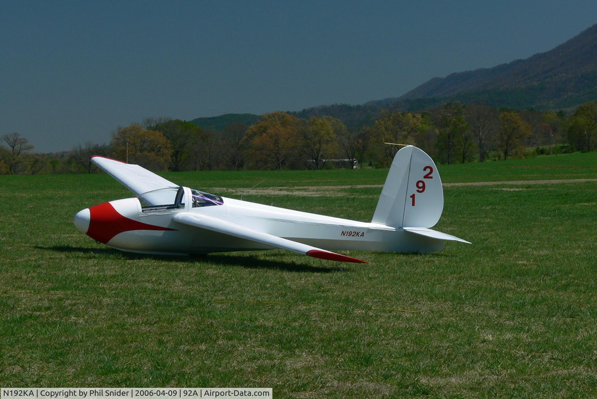 N192KA, 1963 Schweizer SGS 1-26B C/N 192, Spring fly-in Chilowee Gliderport April 2006