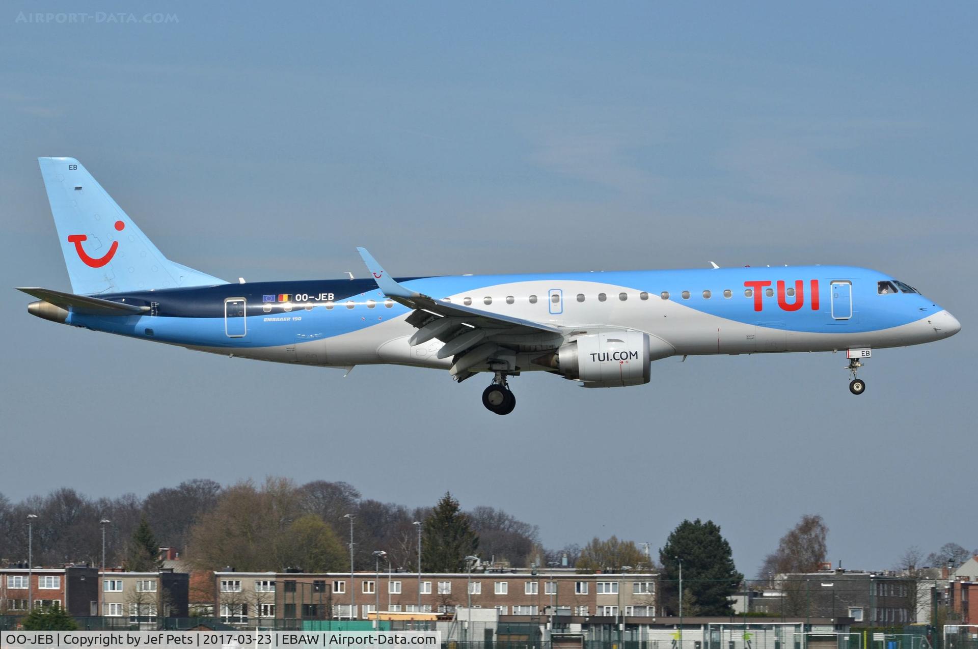 OO-JEB, 2013 Embraer 190STD (ERJ-190-100STD) C/N 19000607, Landing at Antwerp.