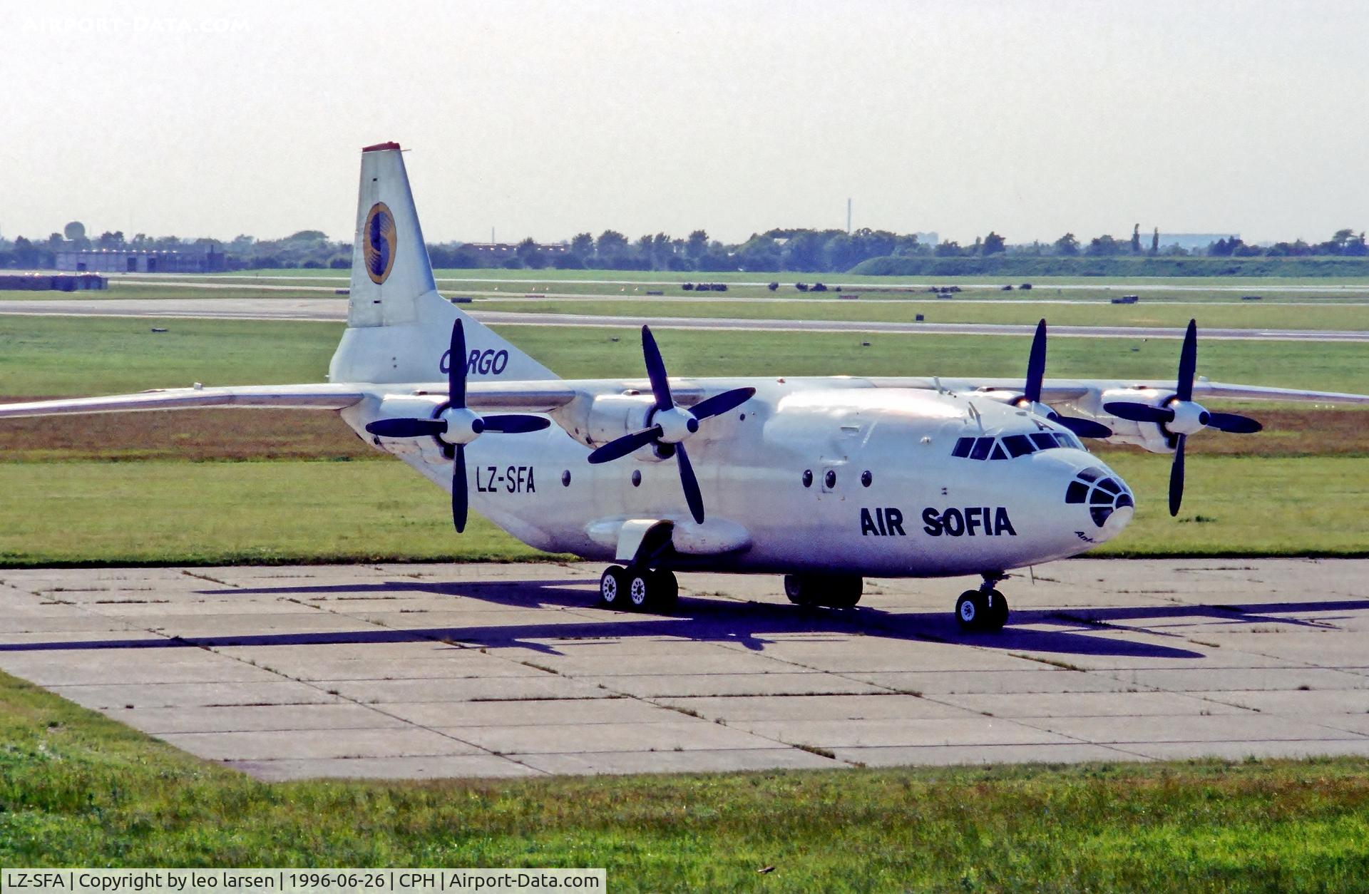 LZ-SFA, 1971 Antonov An-12BP C/N 02348007, Copenhagen 26.6.1996