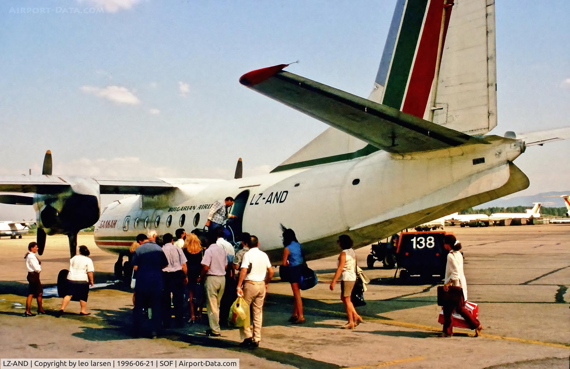 LZ-AND, 1967 Antonov An-24B C/N 77303301, Sofia 21.6.1996