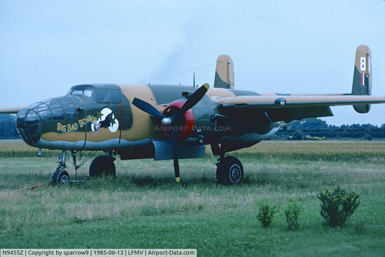 N9455Z, 1944 North American TB-25N Mitchell C/N 108-34535 (44-30210), Forlorn in Avignon. Scanned from a slide.