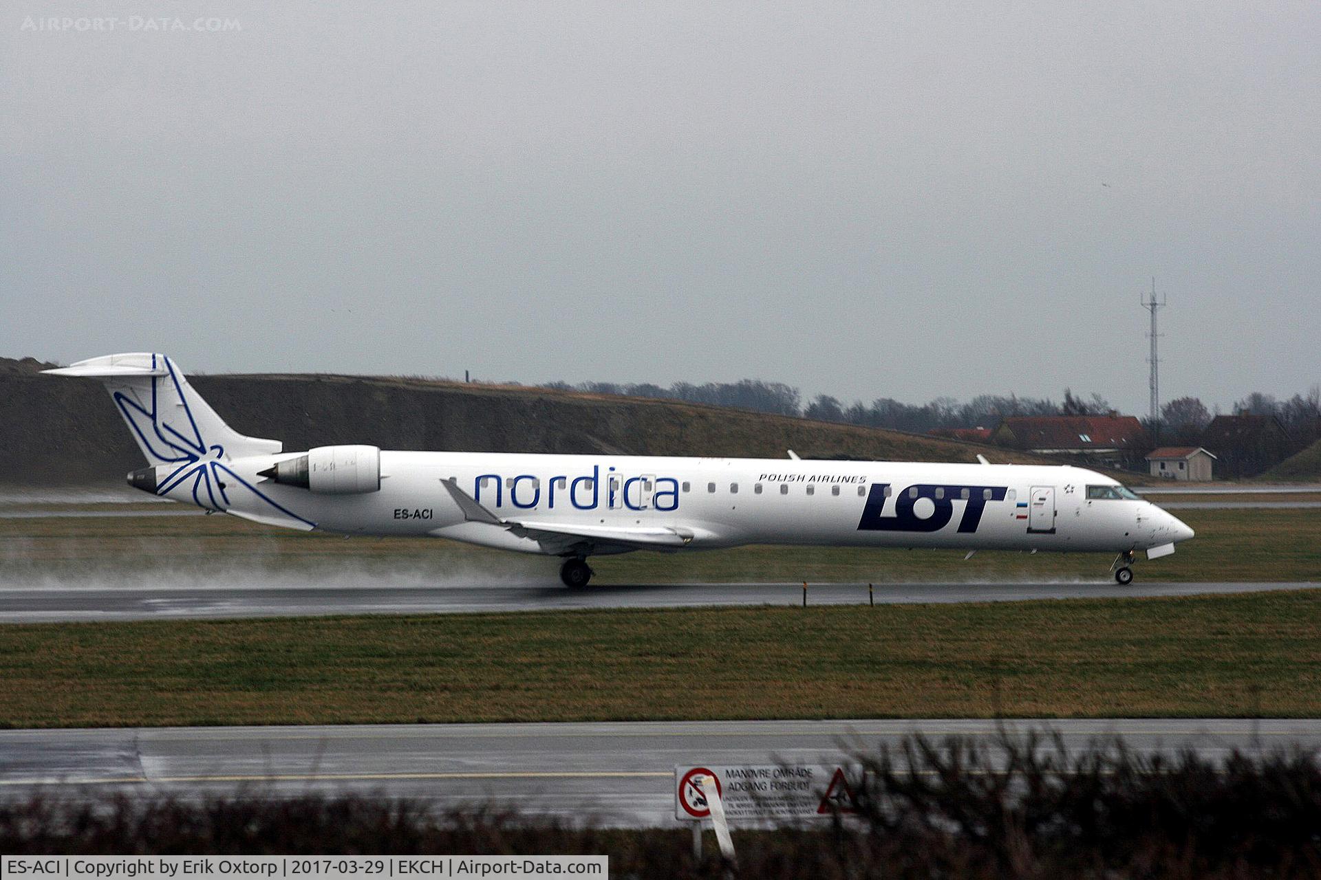 ES-ACI, 2006 Bombardier CRJ-900 (CL-600-2D24) C/N 15074, ES-ACI takeoff rw 22R
