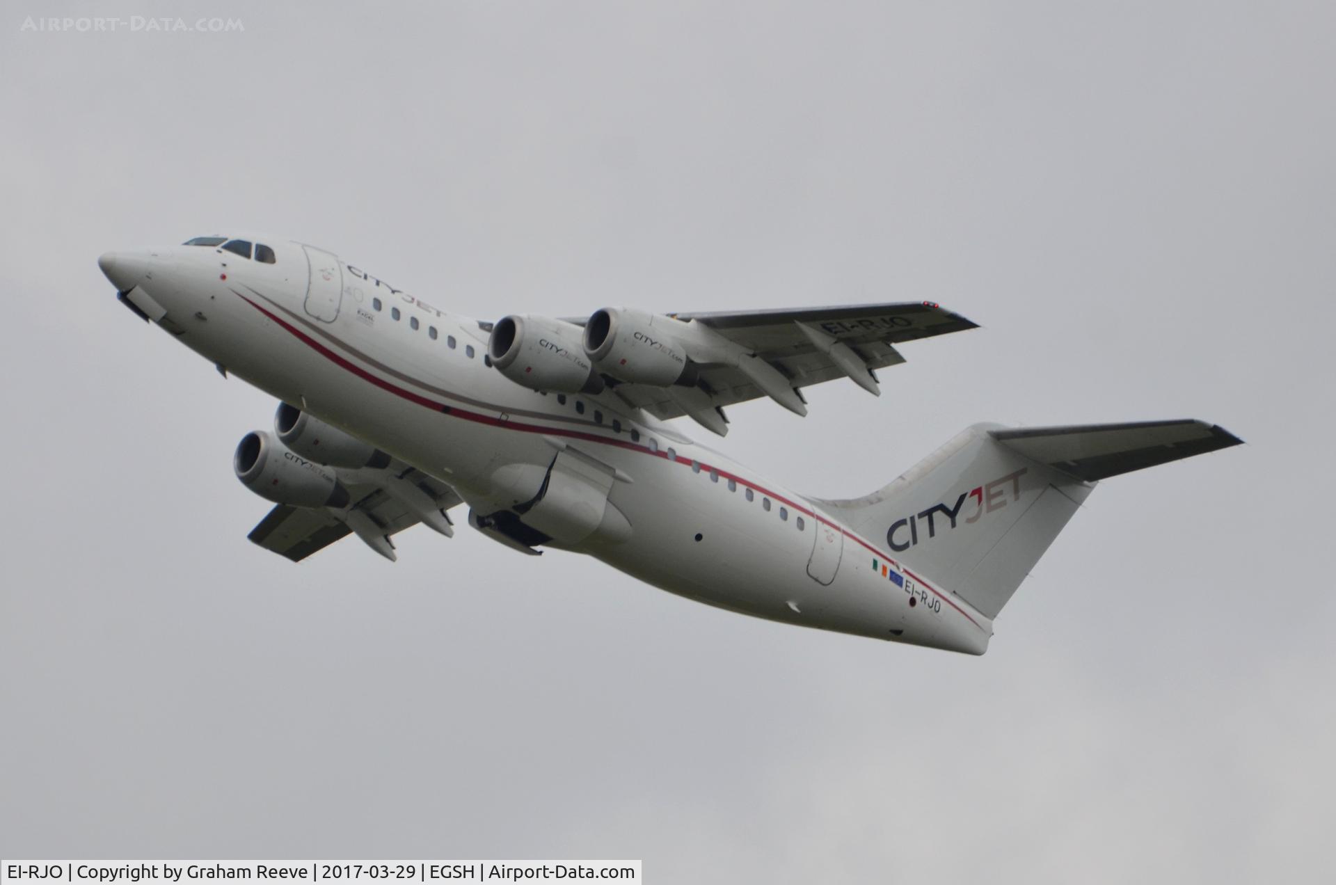 EI-RJO, 1999 British Aerospace Avro 146-RJ85A C/N E2352, Departing from Norwich.