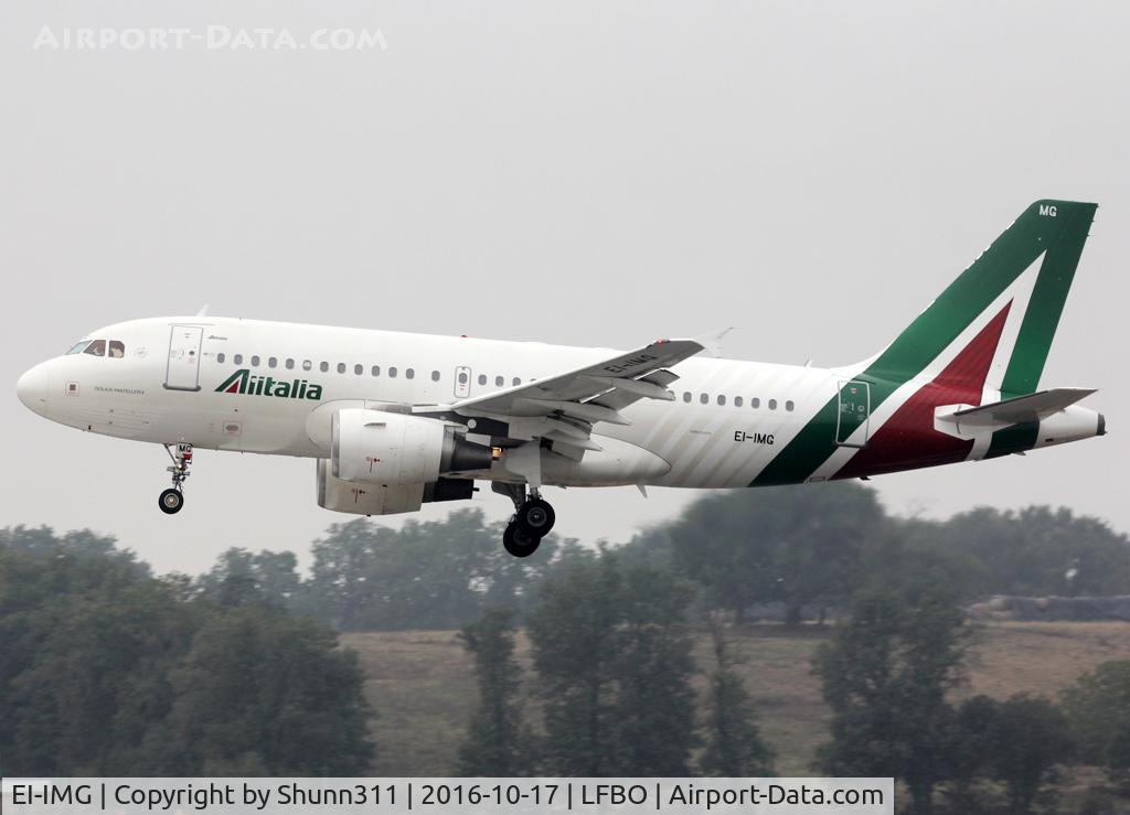 EI-IMG, 2003 Airbus A319-112 C/N 2086, LAnding rwy 14R in new c/s