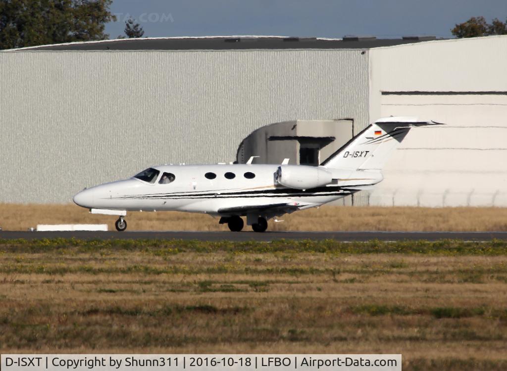 D-ISXT, 2013 Cessna 510 Citation Mustang Citation Mustang C/N 510-0446, Ready for take off from rwy 32R