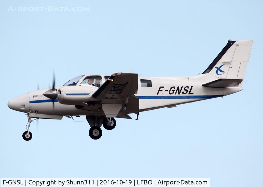 F-GNSL, 2001 Beech 58 Baron C/N TH-2006, Landing rwy 32L