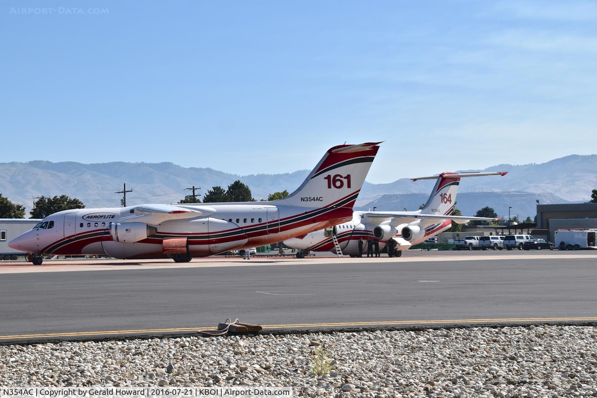 N354AC, 1994 British Aerospace Avro 146-RJ85 C/N E.2256, Taxiing onto NIFC ramp for fire retardant refill.