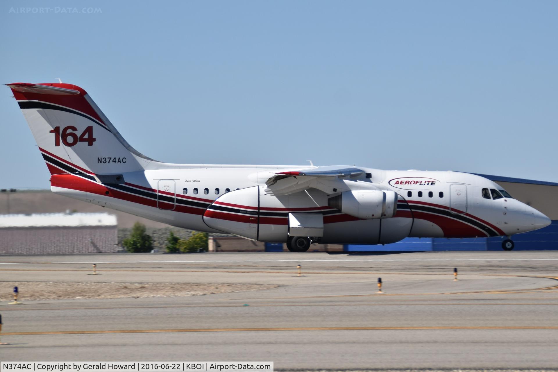 N374AC, 1995 British Aerospace Avro 146-RJ85 C/N E.2266, Take off roll on RWY 28R.