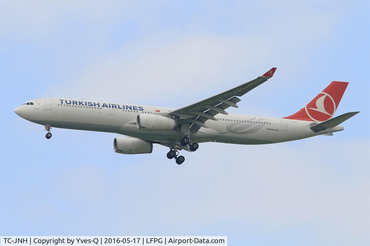 TC-JNH, 2010 Airbus A330-343X C/N 1150, Airbus A330-343X, On final rwy 27R, Paris-Roissy Charles De Gaulle airport (LFPG-CDG)