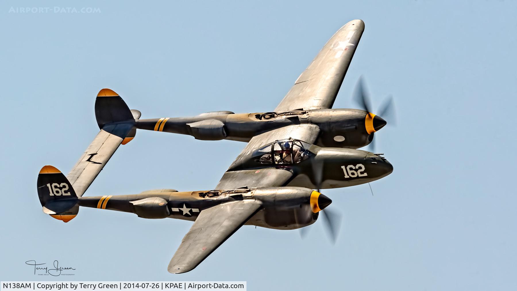 N138AM, 1943 Lockheed P-38J Lightning C/N 44-23314, Steve Hinton piloting the Planes of Fame P-38J