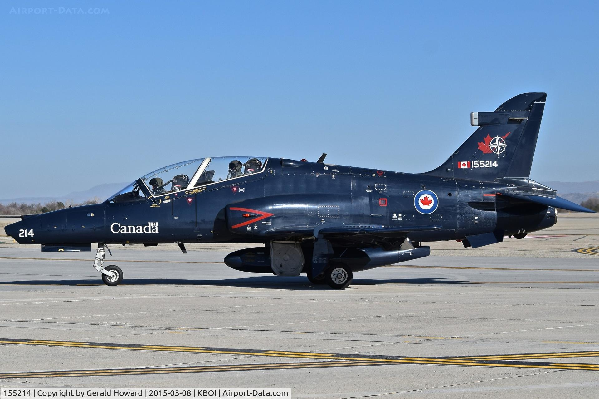155214, 2001 BAe Systems CT-155 Hawk C/N IT022/708, Taxiing on Bravo to south GA ramp. No.2 CFFTS, Moose Jaw, Saskatchewan, Canada.