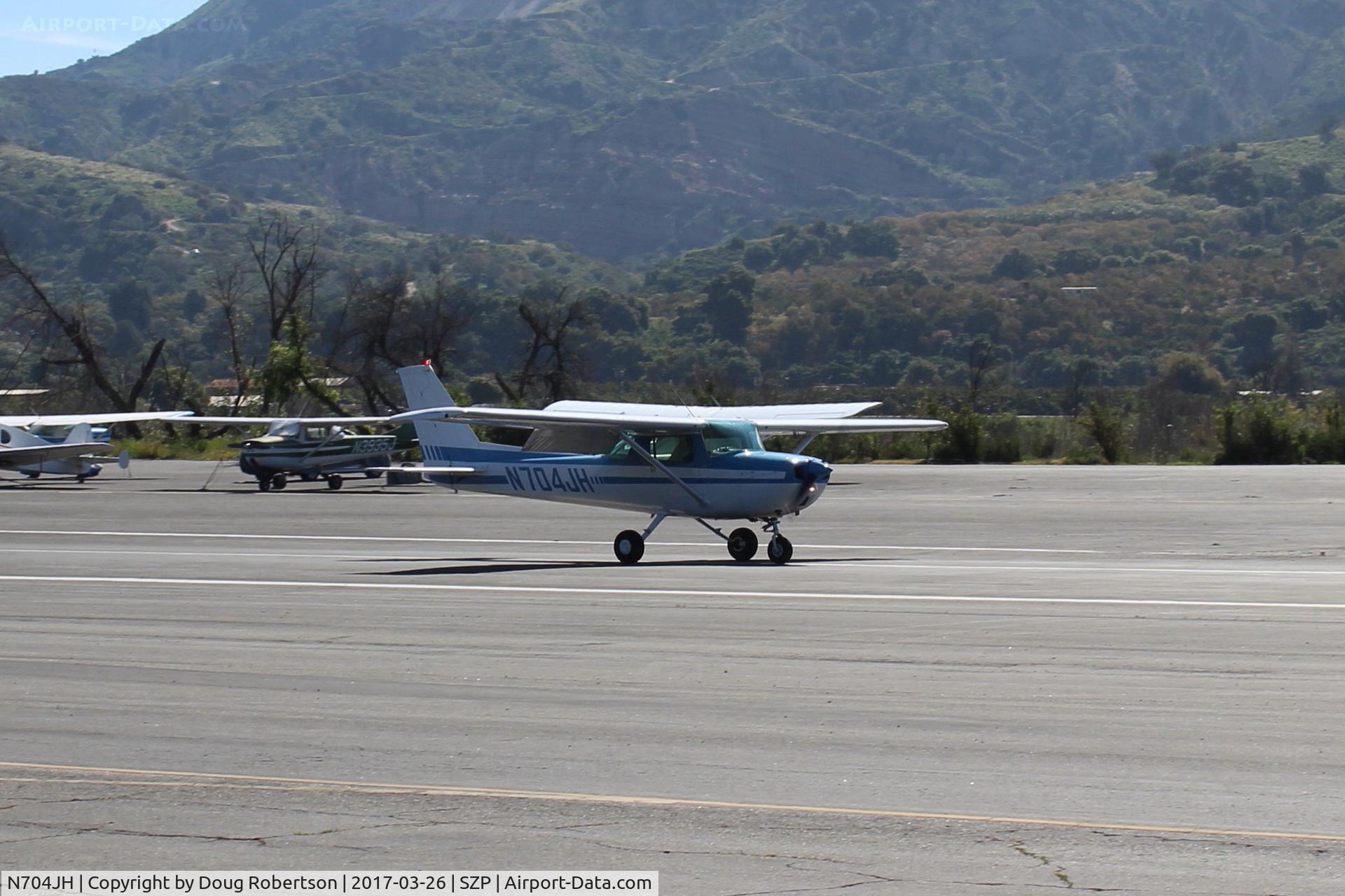 N704JH, 1976 Cessna 150M C/N 15078644, 1976 Cessna 150M, Continental O-200 100 Hp, landing roll Rwy 22
