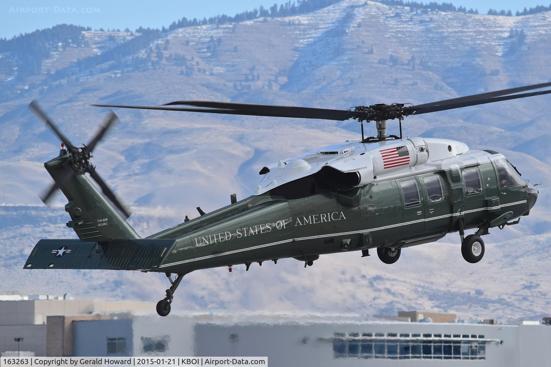 163263, 1988 Sikorsky VH-60N Whitehawk C/N 70-1181, Landing at Taxiways Bravo & Echo.