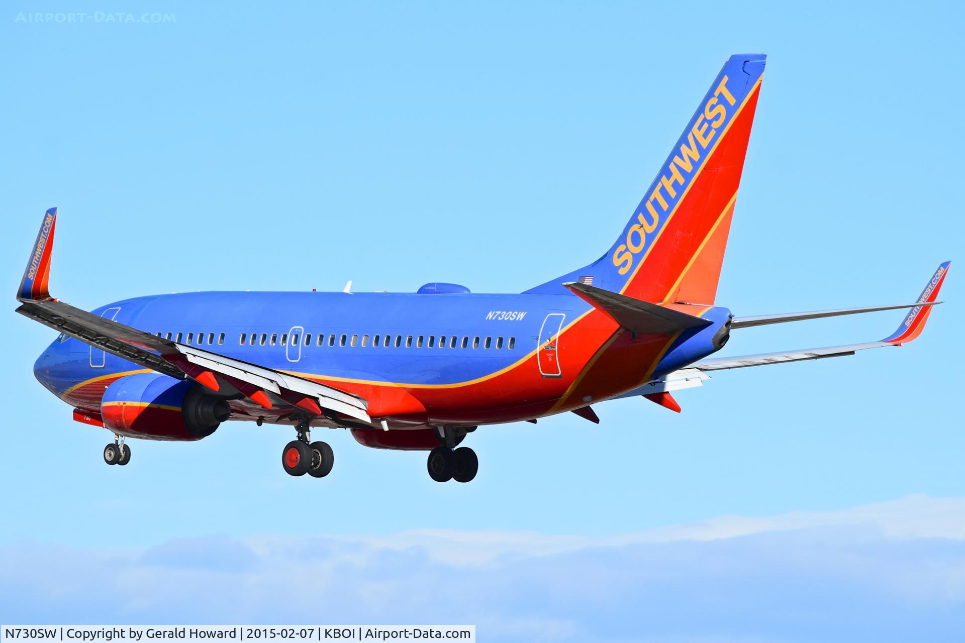 N730SW, 1999 Boeing 737-7H4 C/N 27862, Landing RWY 28R.