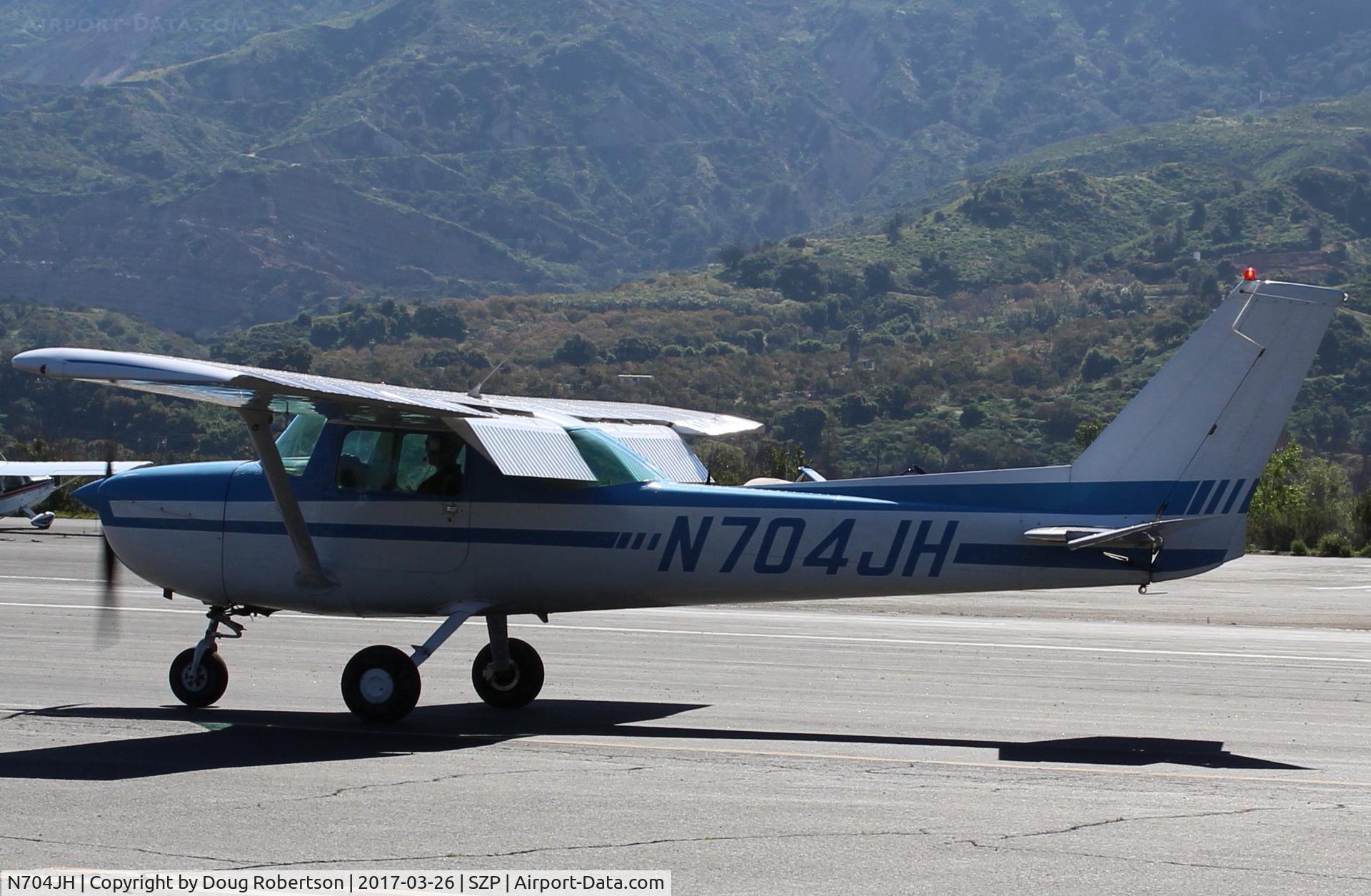 N704JH, 1976 Cessna 150M C/N 15078644, 1976 Cessna 150M, Continental O-200 100 Hp, taxi back
