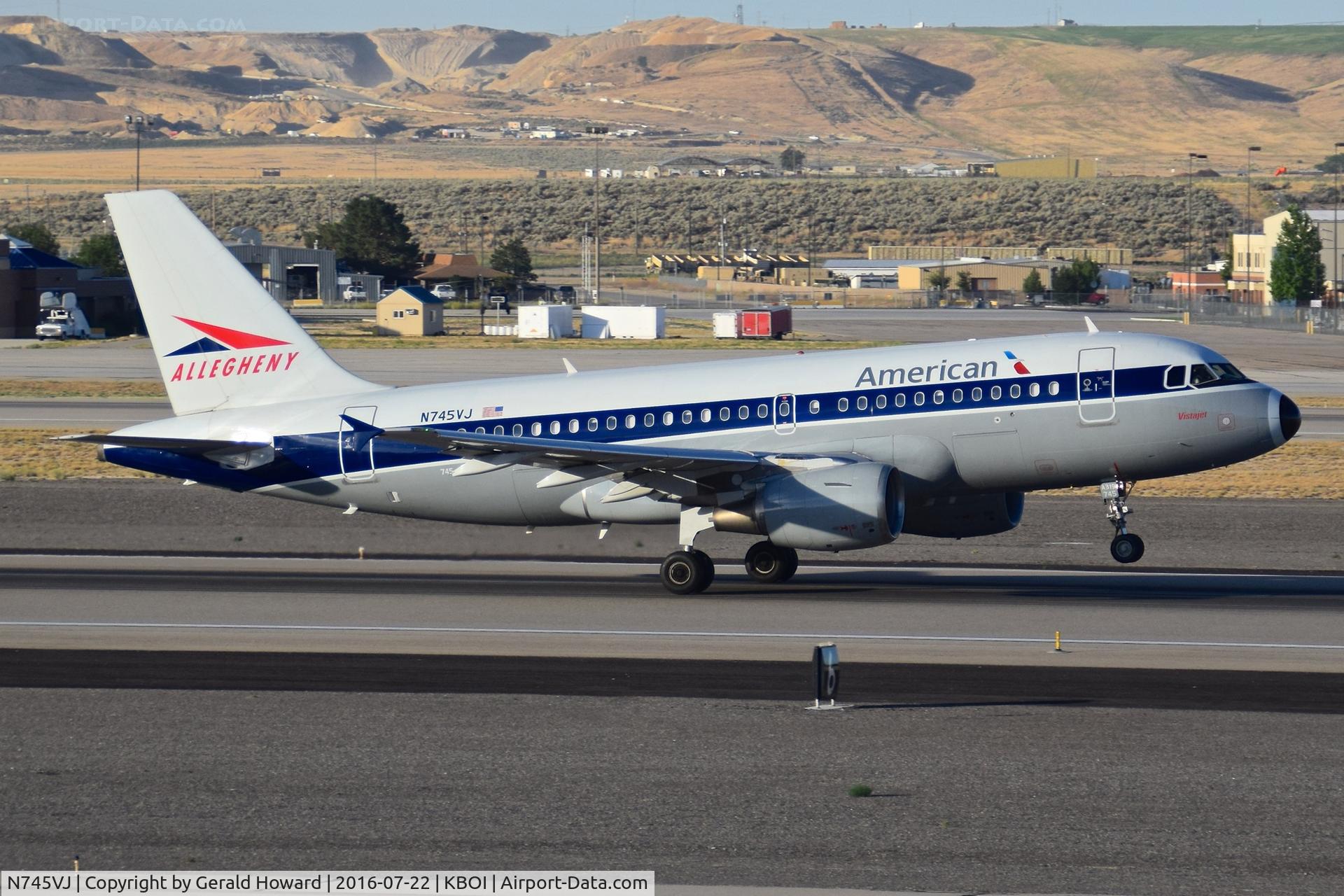N745VJ, 2000 Airbus A319-112 C/N 1289, Take off roll on RWY 28R.