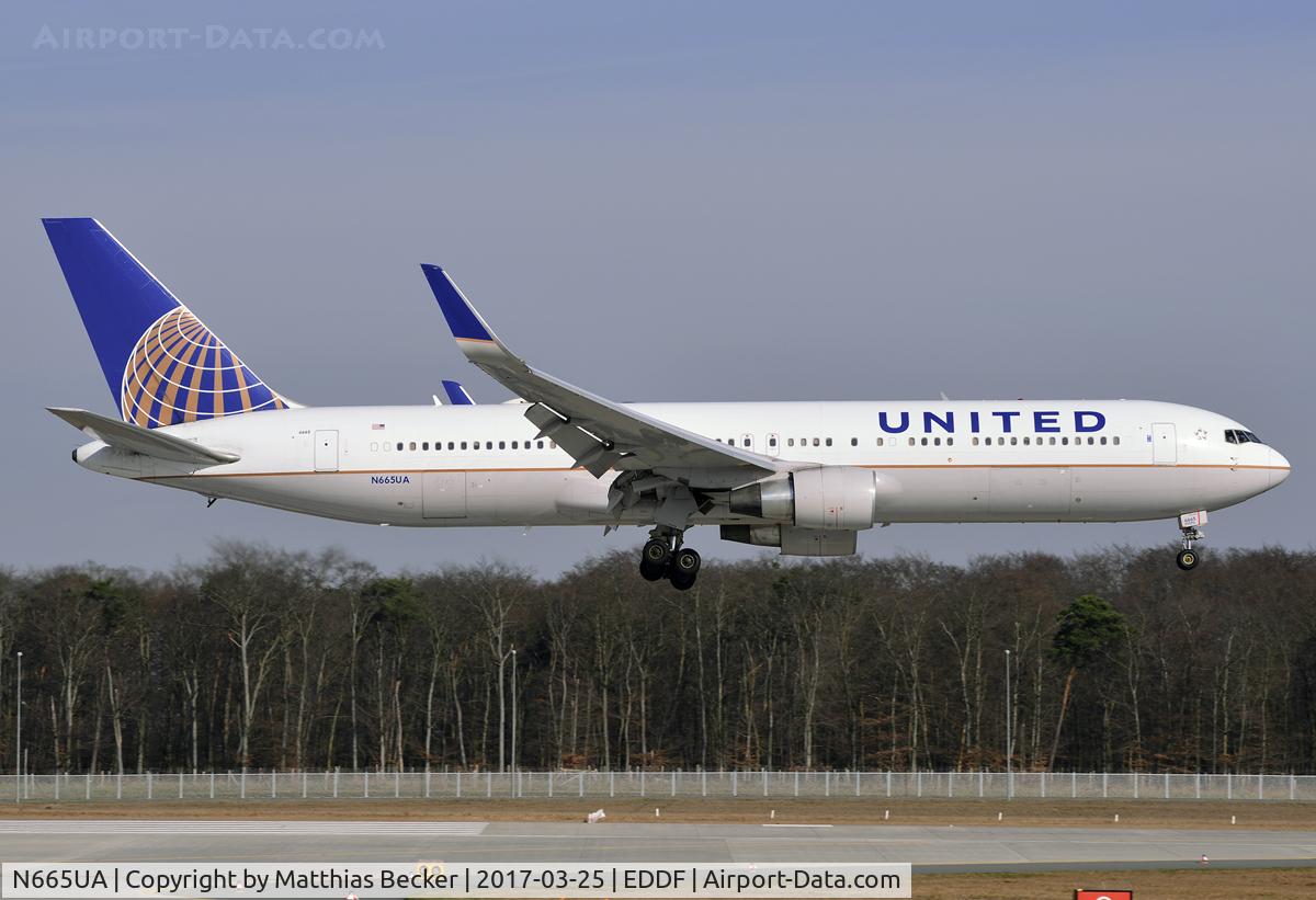 N665UA, 1998 Boeing 767-322 C/N 29237, N665UA