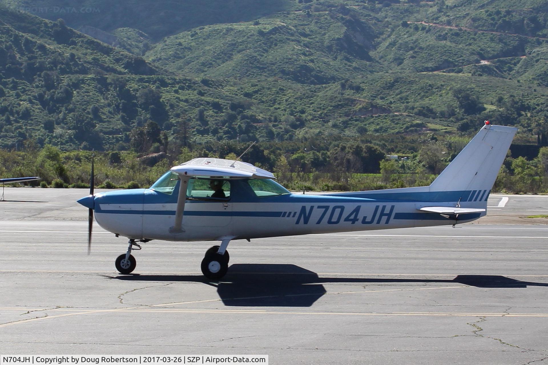 N704JH, 1976 Cessna 150M C/N 15078644, 1976 Cessna 150M, Continental O-200 100 Hp, taxi