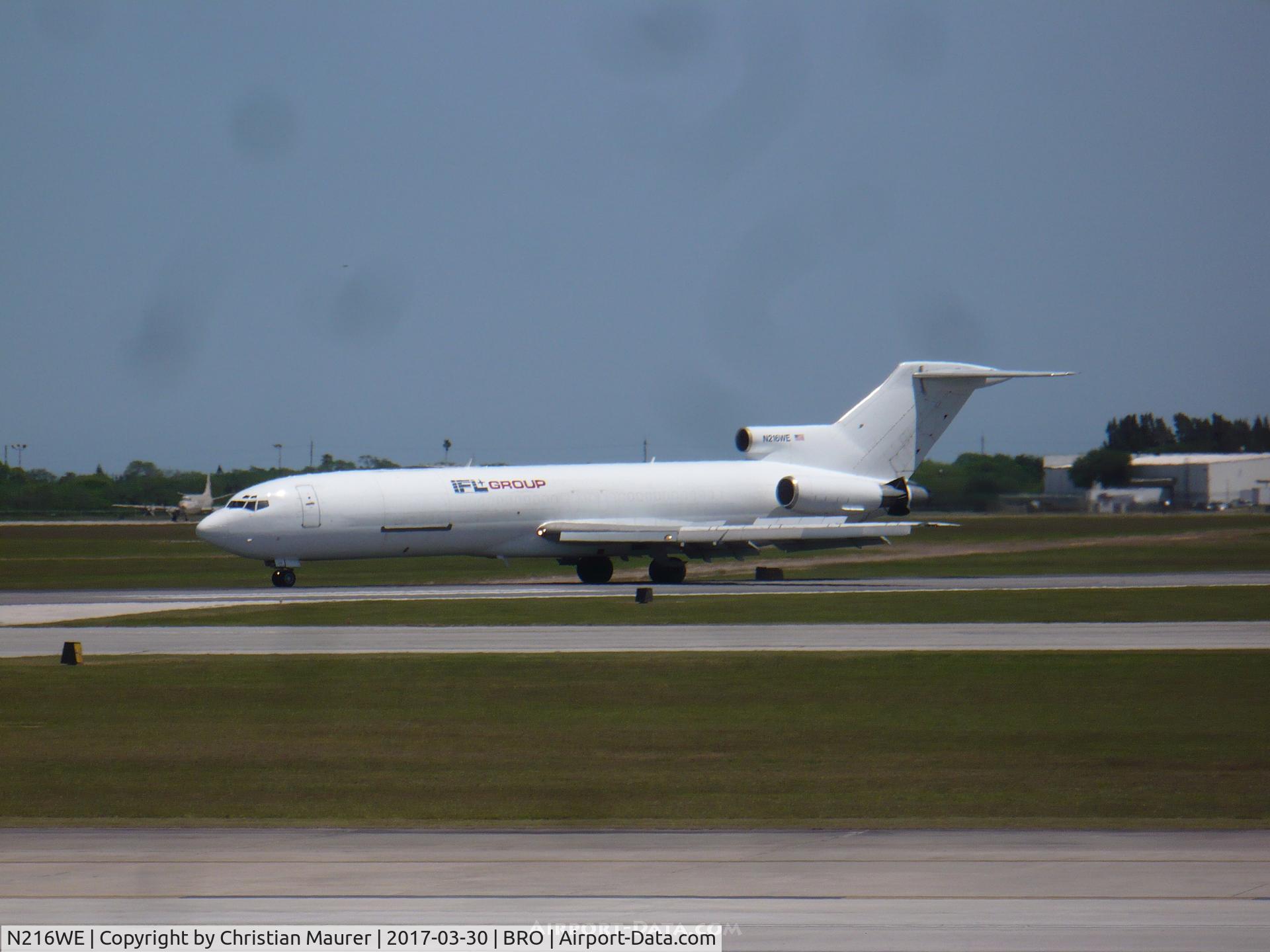 N216WE, 1984 Boeing 727-2S2F C/N 22937, Boeing 727-2S2F slowing down