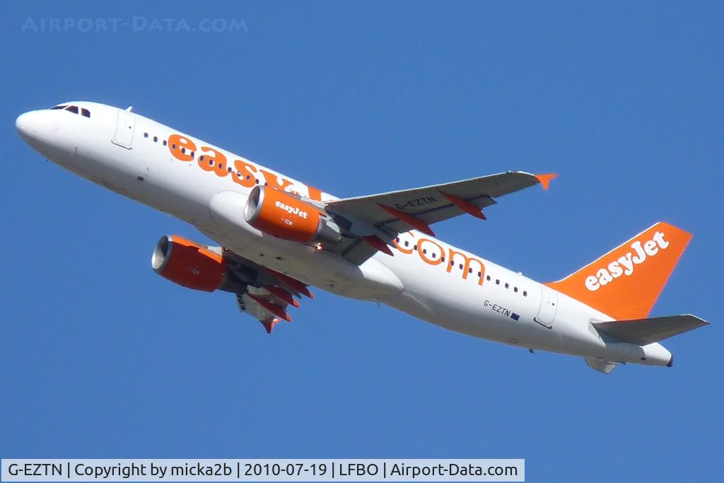 G-EZTN, 2009 Airbus A320-214 C/N 4006, Take off