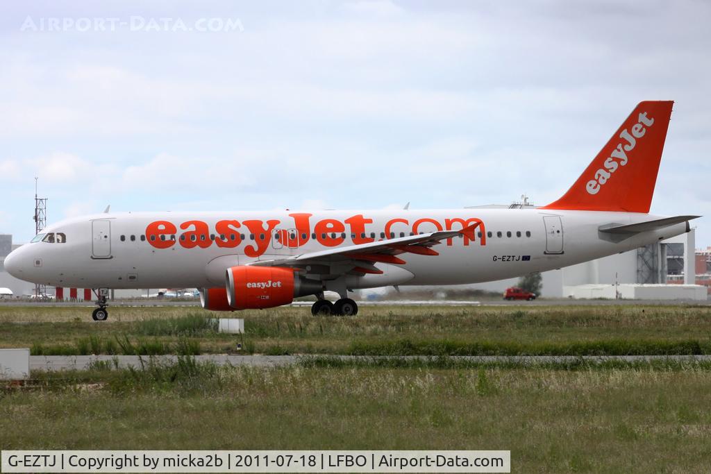 G-EZTJ, 2009 Airbus A320-214 C/N 3979, Taxiing