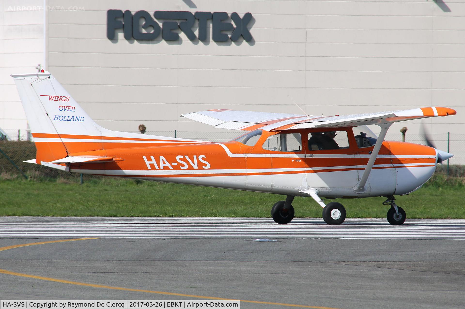 HA-SVS, Cessna 172M Skyhawk C/N 17201017, Take off rwy 06.