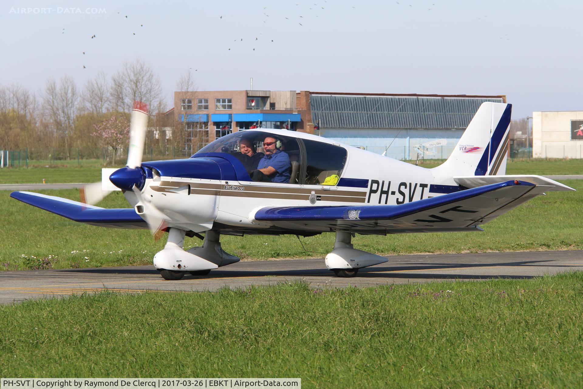 PH-SVT, 2007 Robin DR-400-140B Major C/N 2622, Taxiing to rwy 06.
