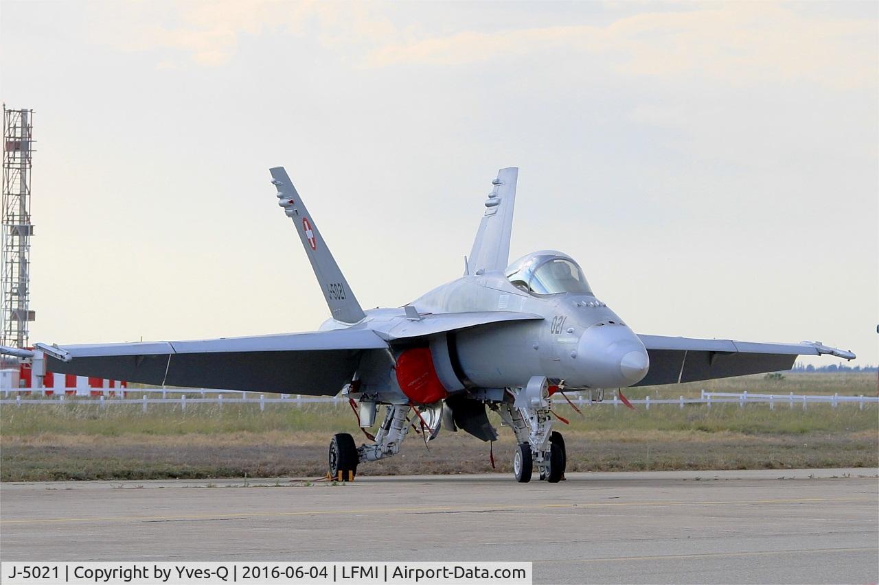J-5021, McDonnell Douglas F/A-18C Hornet C/N 1370/SFC021, McDonnell Douglas FA-18C Hornet, Flight line, Istres-Le Tubé Air Base 125 (LFMI-QIE) open day 2016