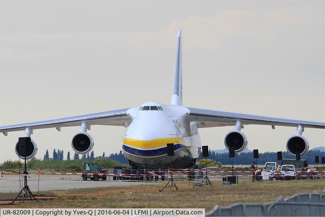 UR-82009, 1987 Antonov An-124-100M-150 Ruslan C/N 19530501007, Antonov An-124-100M-150 Ruslan, Static display, Istres-Le Tubé Air Base 125 (LFMI-QIE) open day 2016