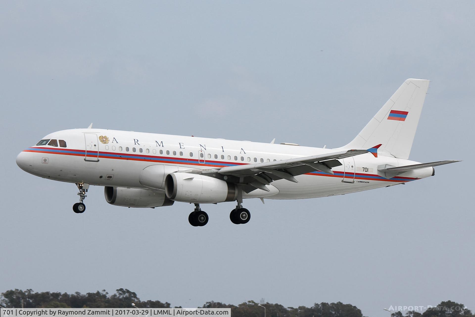 701, 1998 Airbus A319-132 CJ C/N 913, A319 701 Armenian Air Force