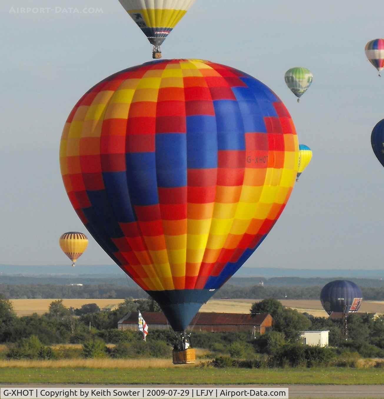 G-XHOT, 2006 Cameron Balloons Z-105 C/N 10999, Lorraine Mondial Balloon Meet 2009 at Chambley Airfield LFJY