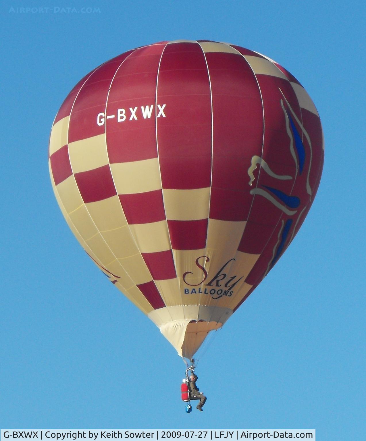 G-BXWX, 1998 Sky Balloons Ltd SKY 25-16 C/N 082, Lorraine Mondial Balloon Meet 2009 at Chambley Airfield LFJY