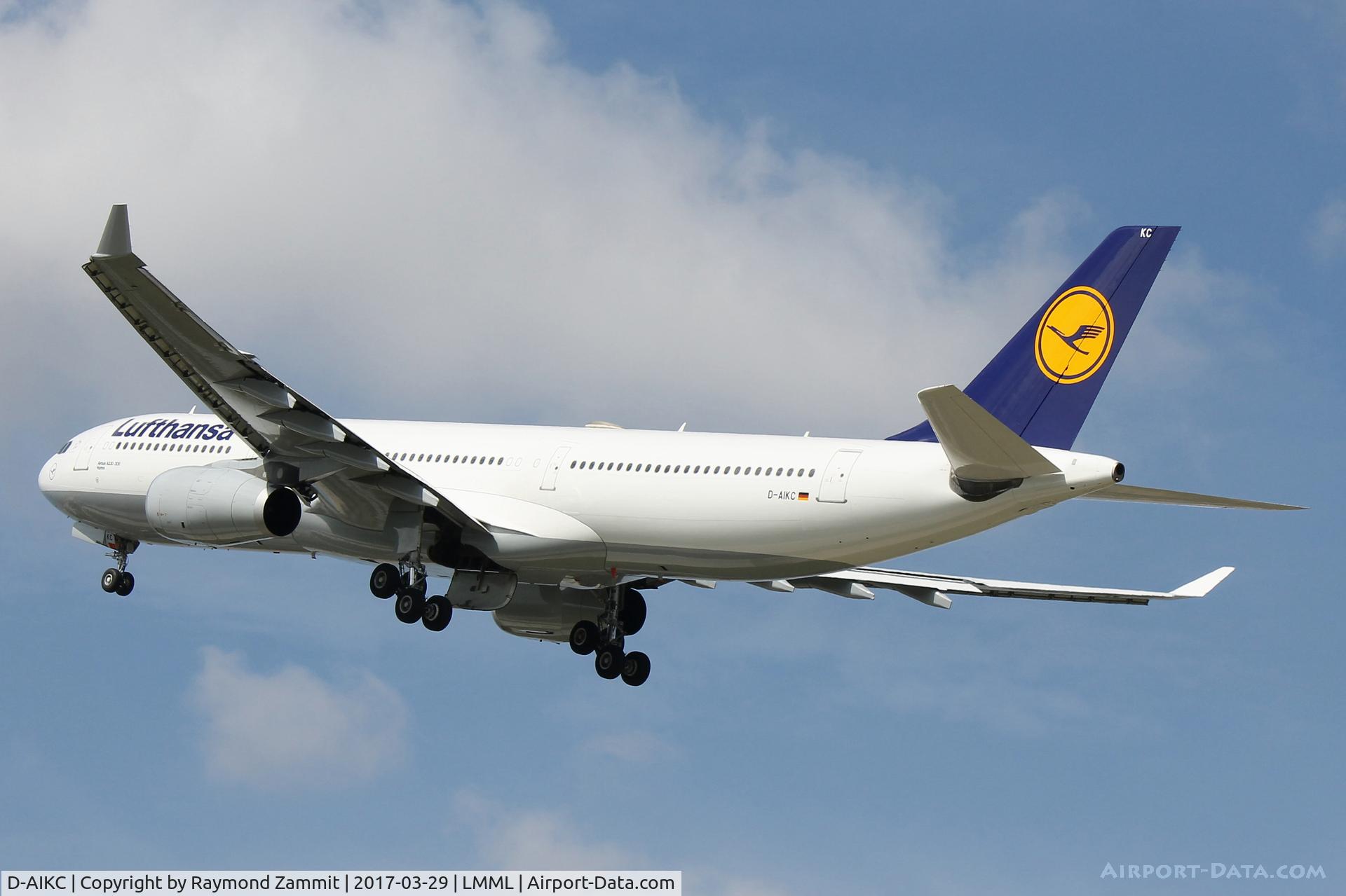 D-AIKC, 2004 Airbus A330-343X C/N 579, A330 D-AIKC Lufthansa