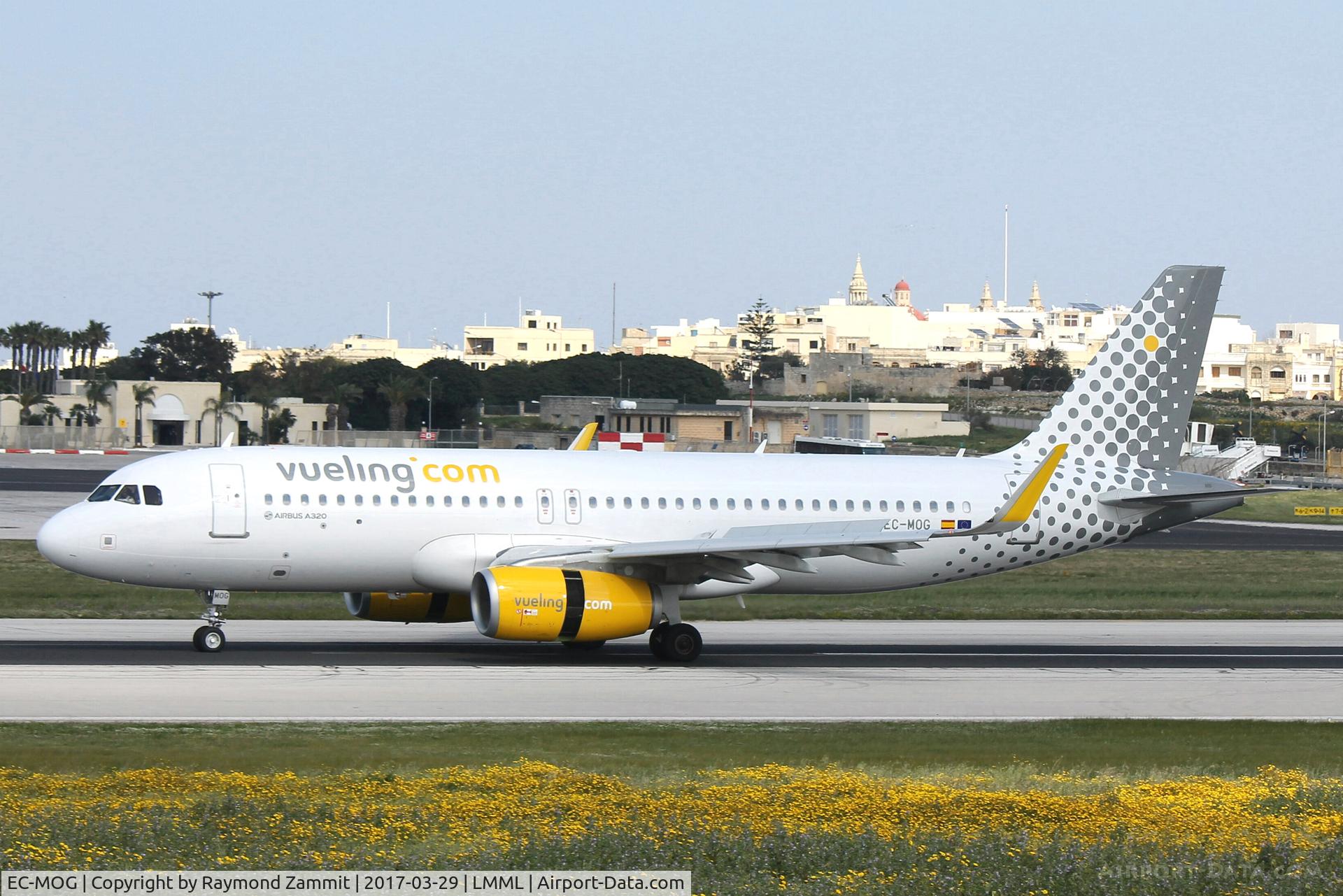 EC-MOG, 2016 Airbus A320-232 C/N 7402, A320 EC-MOG Vueling