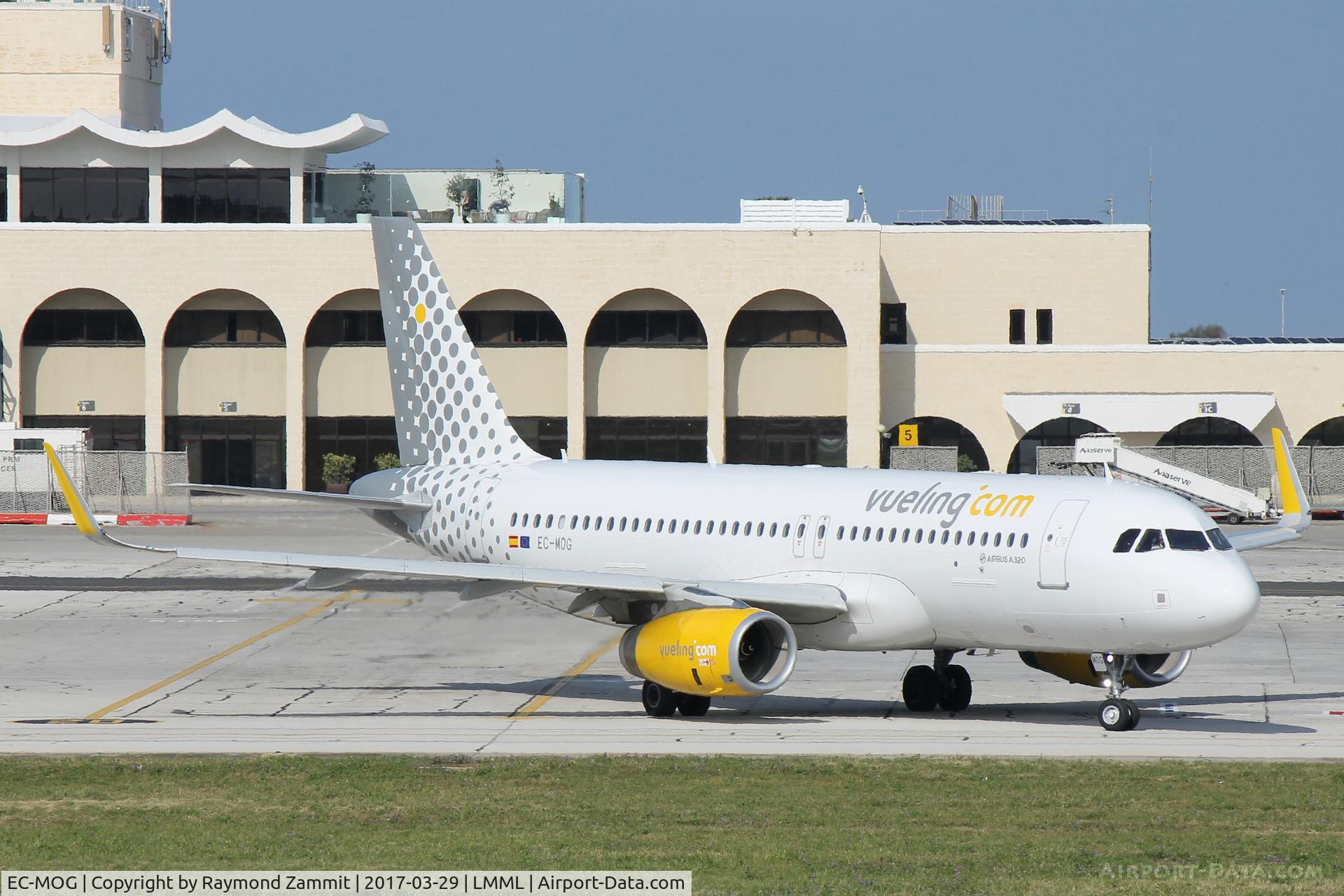 EC-MOG, 2016 Airbus A320-232 C/N 7402, A320 EC-MOG Vueling