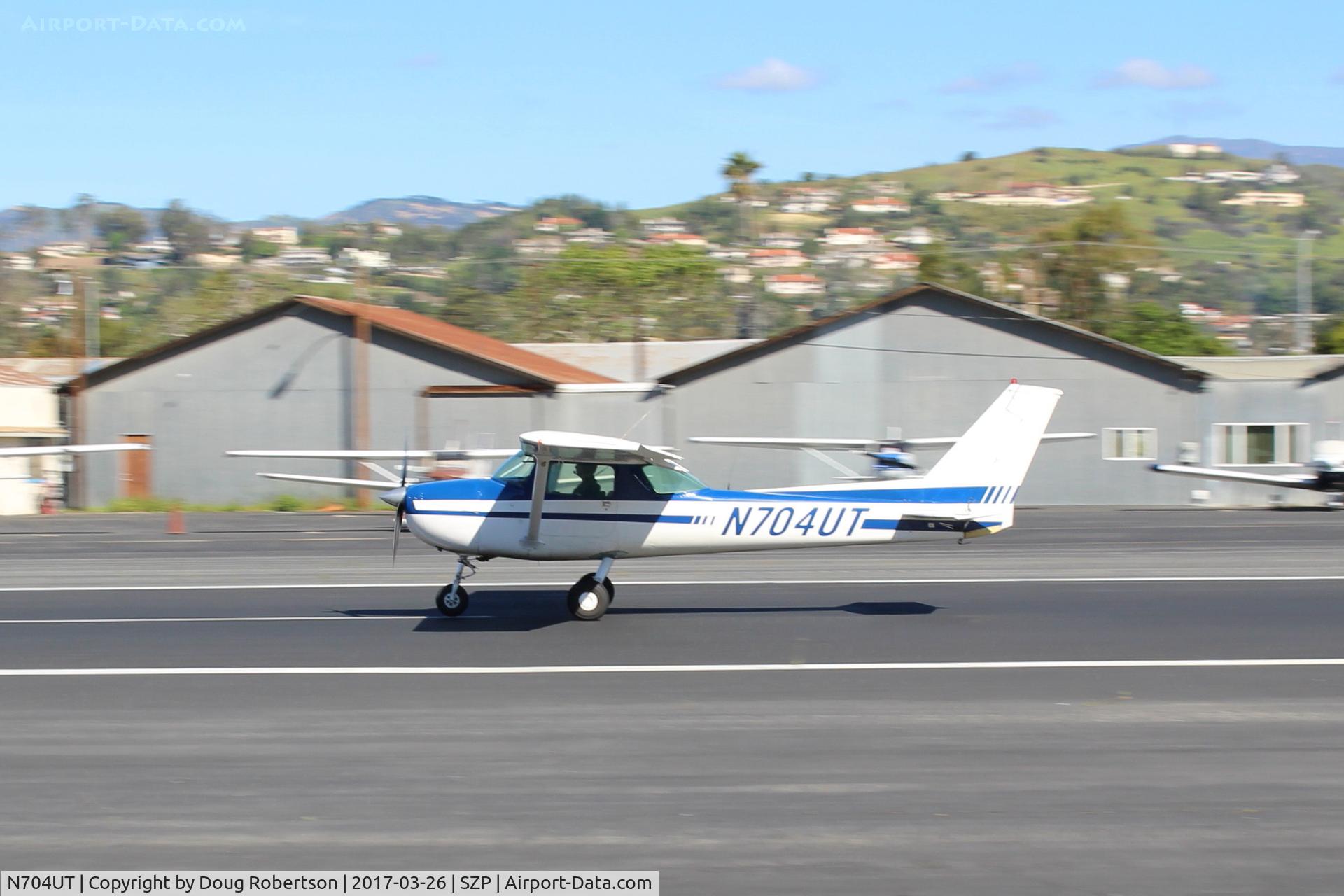 N704UT, 1976 Cessna 150M C/N 15078891, 1976 Cessna 150M, Continental O-200 100 Hp, landing roll Rwy 22