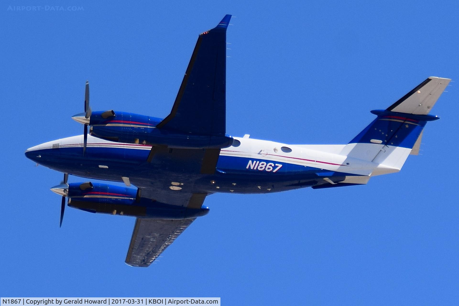 N1867, 2012 Beechcraft B300 C/N FL-815, Departing RWY 28L.