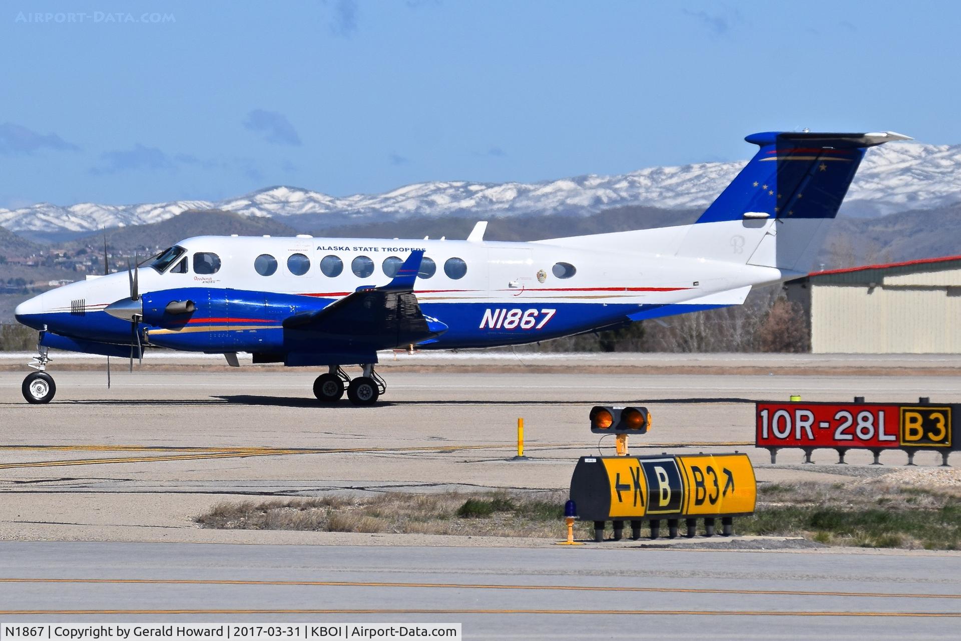 N1867, 2012 Beechcraft B300 C/N FL-815, Taxiing on Bravo.